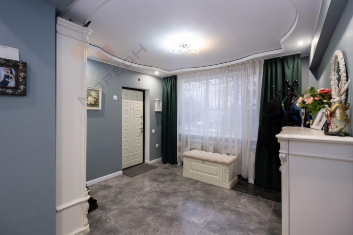 4-комн квартира улица Шевченко, 2