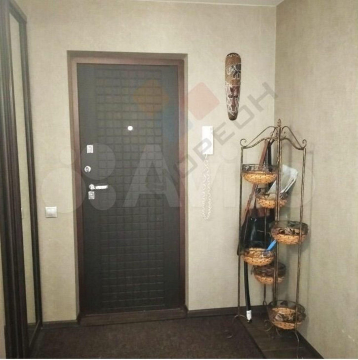 3-комн квартира Перова ул, 81