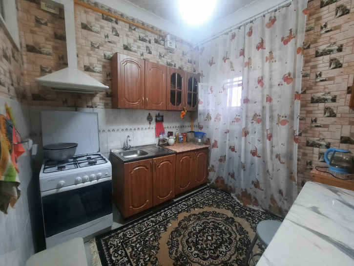 3-комн квартира г. Астрахань,  Кировский район,  ул Набережная 1 Мая/Бабушкина, д.147/104