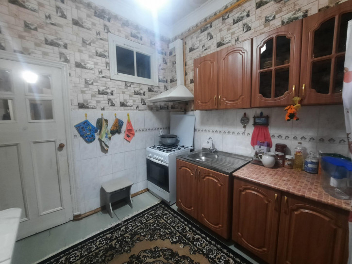 3-комн квартира г. Астрахань,  Кировский район,  ул Набережная 1 Мая/Бабушкина, д.147/104