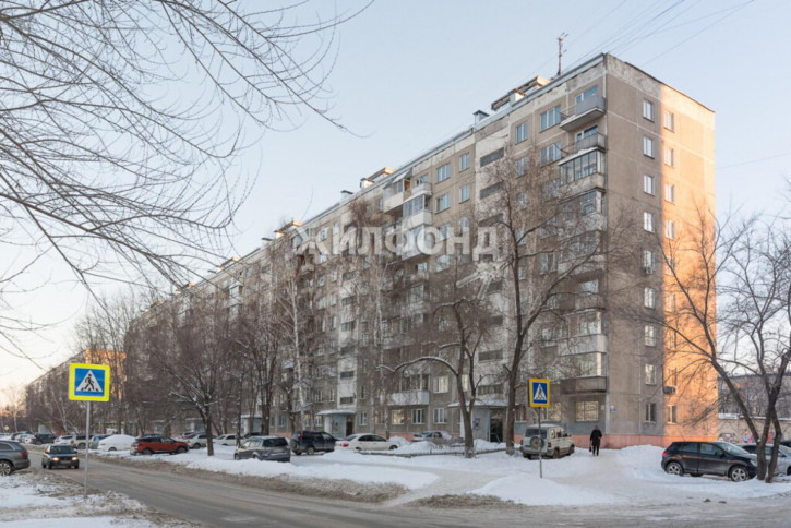 3-комн квартира Танкистов, 21