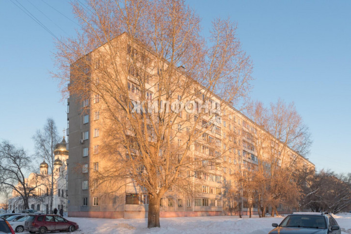 3-комн квартира Танкистов, 21