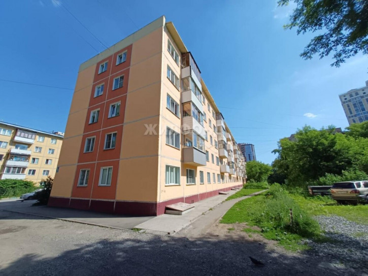 2-комн квартира Кошурникова, 13/1