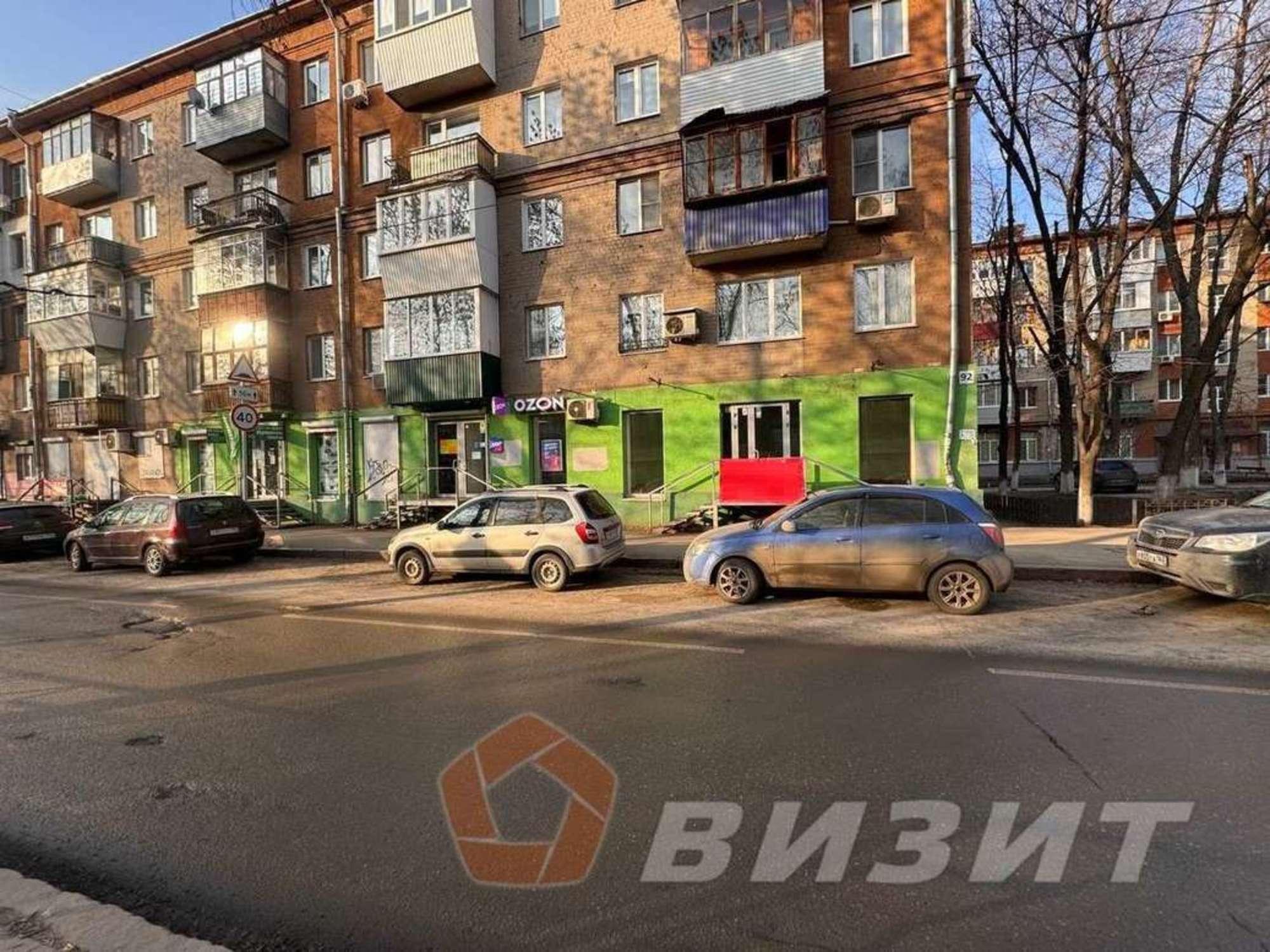 Сдать торговое помещение за 52 000 рублей на Металлургов проспект, 92
