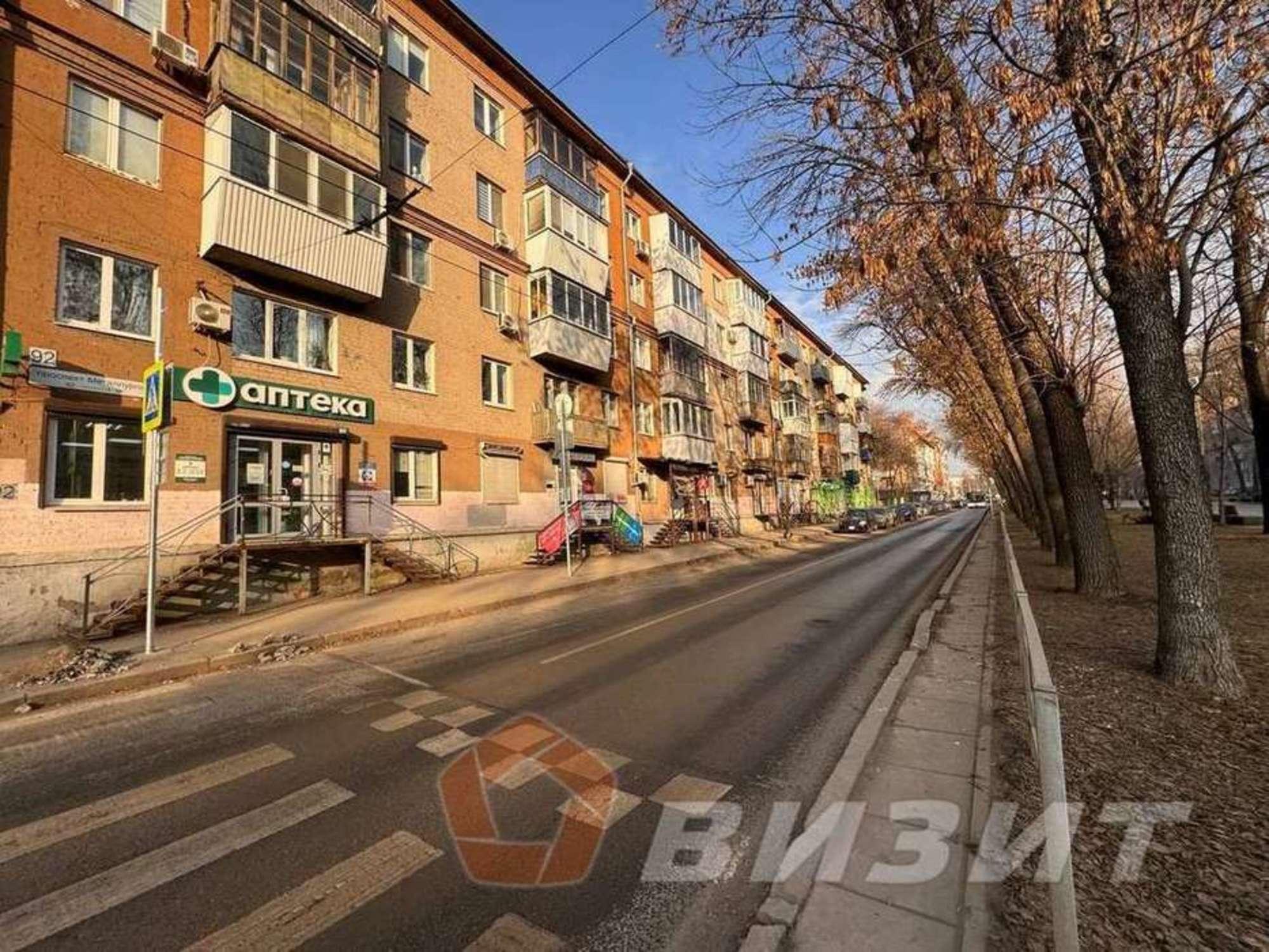Сдать торговое помещение за 52 000 рублей на Металлургов проспект, 92