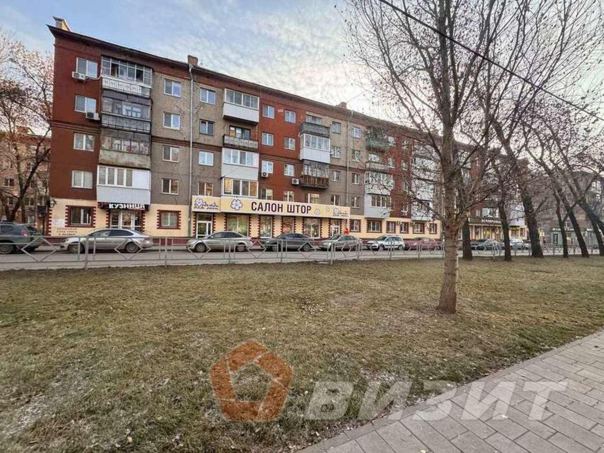 Сдать торговое помещение за 52 000 рублей на Металлургов проспект, 92