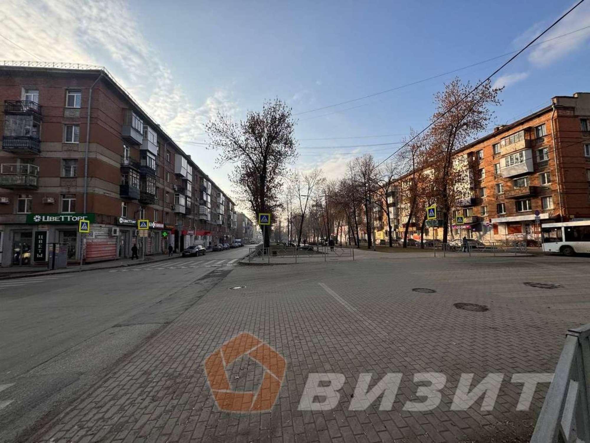 Сдать торговое помещение за 52 000 рублей на Металлургов проспект, 92