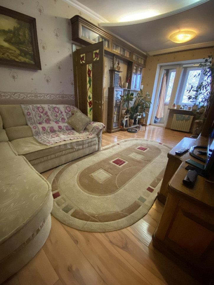 2-комн квартира Челюскинцев улица, д.32