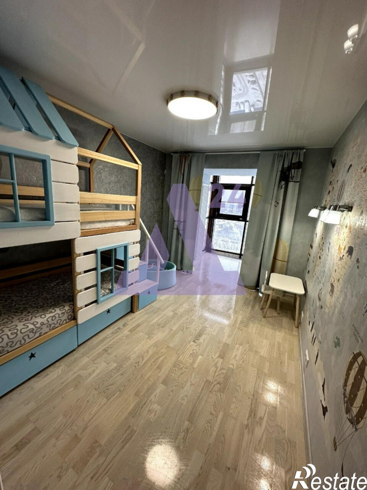 3-комн квартира улица Малахова, дом 44