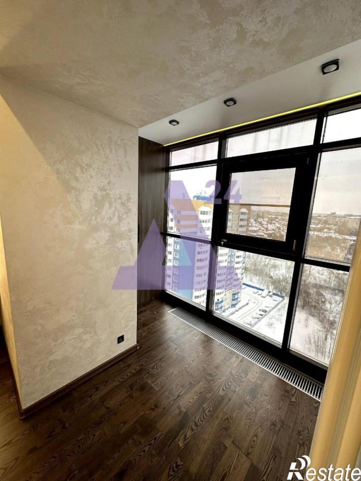 3-комн квартира улица Малахова, дом 44