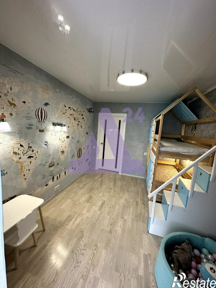 3-комн квартира улица Малахова, дом 44