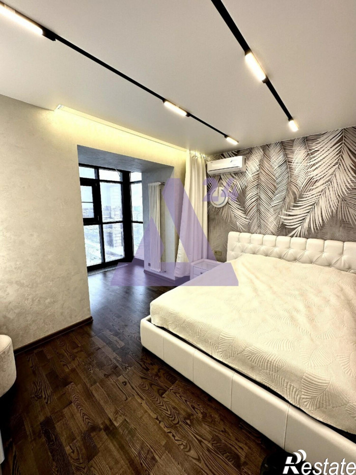 3-комн квартира улица Малахова, дом 44