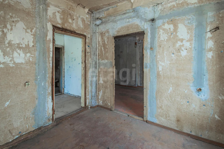 3-комн квартира улица Александра Клубова, 41