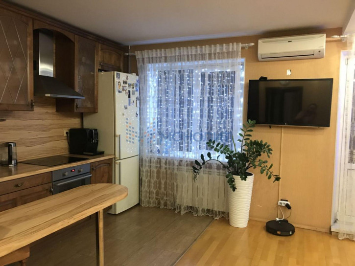 3-комн квартира Волжская наб, 10