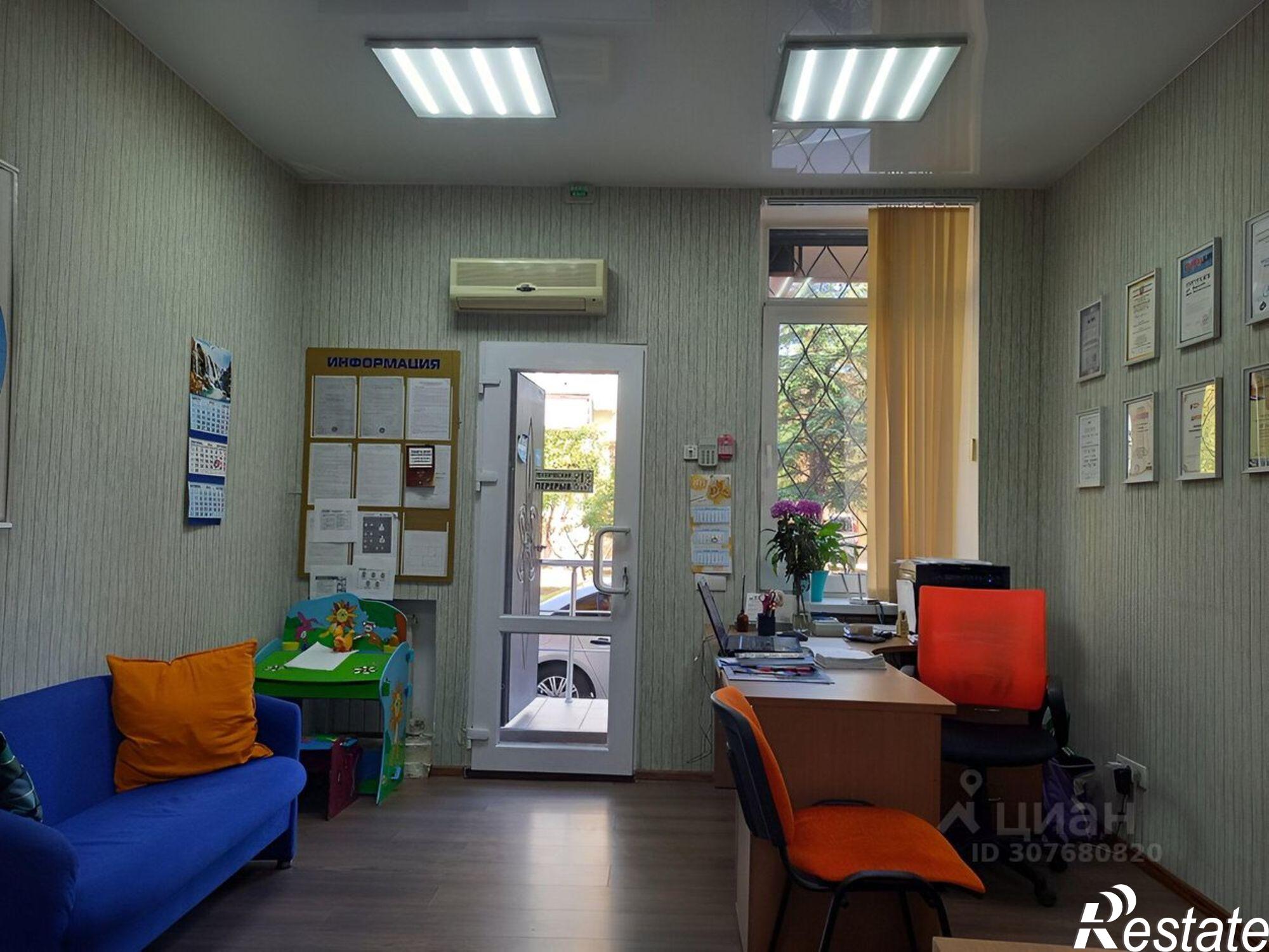 Купить офис, помещение под офис за 9 926 500 рублей на ул Декабристов, 6