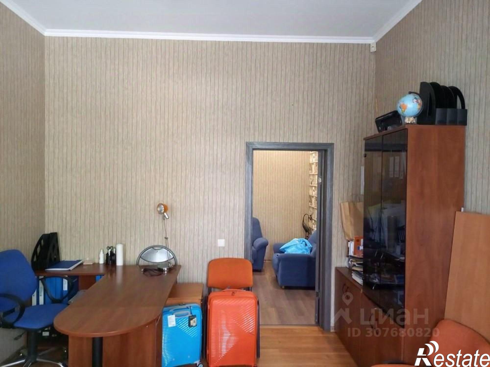 Купить офис, помещение под офис за 9 926 500 рублей на ул Декабристов, 6