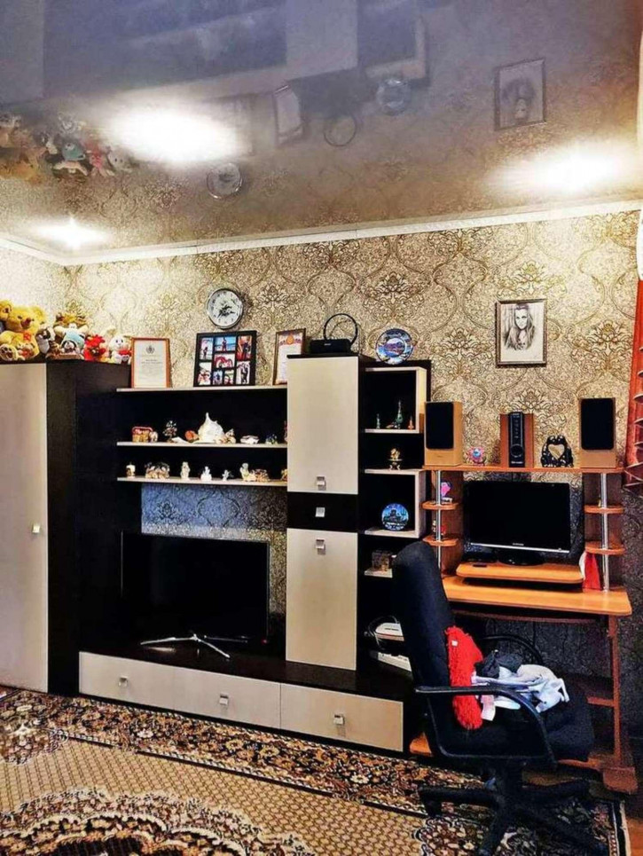 2-комн квартира Челюскинцев улица, 55