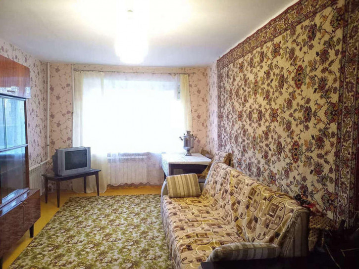 3-комн квартира Остужева улица, 5ка