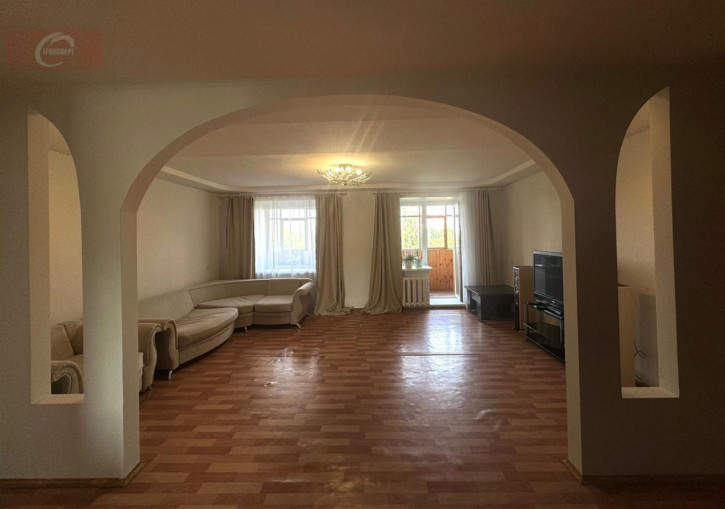 4-комн квартира Чапаева улица, 104