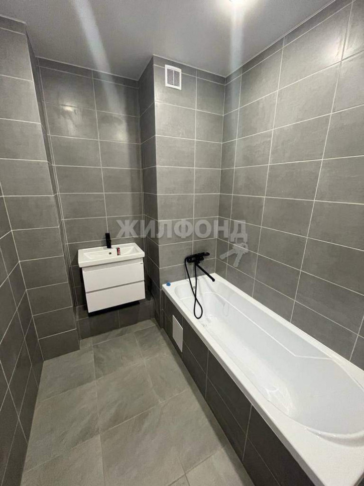 1-комн квартира Дзержинского улица, д.244к5 1-комн квартира Дзержинского улица, д.244к5