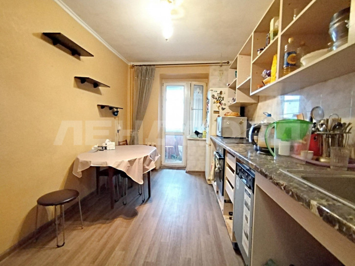 3-комн квартира Вятская улица, 53