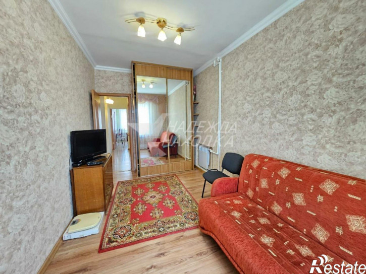 2-комн квартира поселок Врангель мкр., Приморский пр-кт, 8
