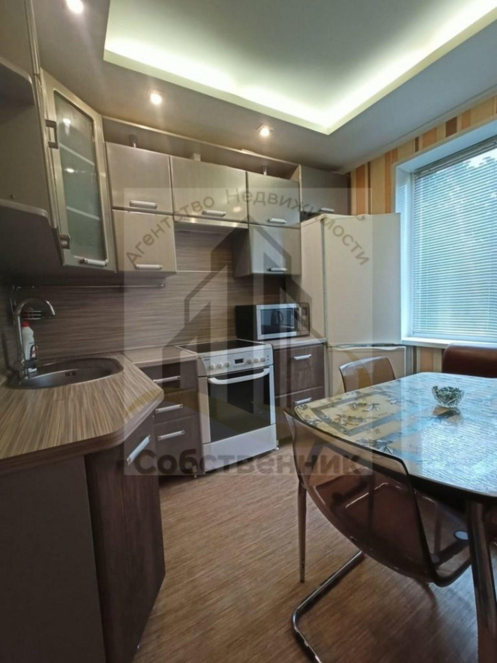 2-комн квартира Конева мкр, 1