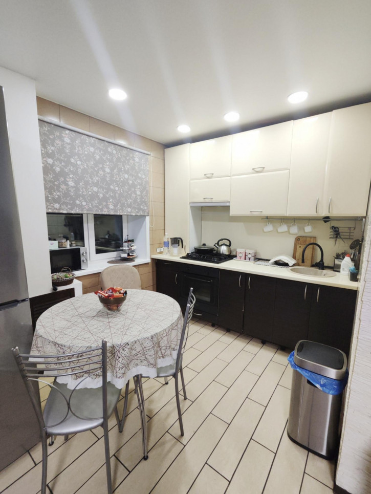 2-комн квартира Домостроителей ул., 55