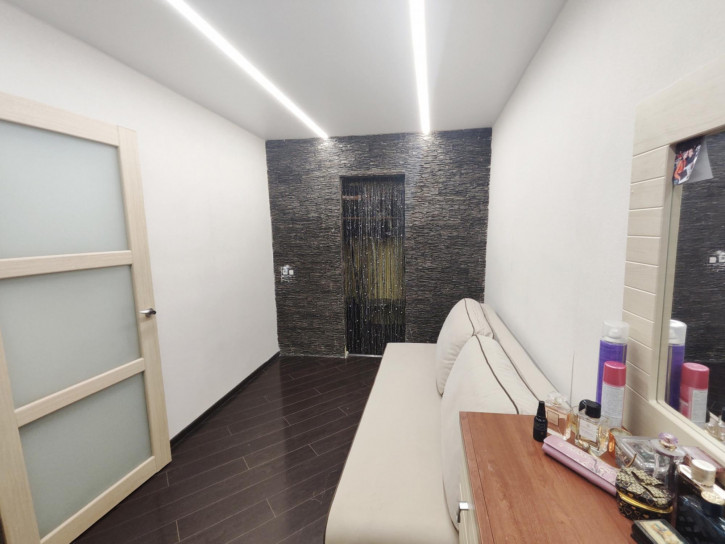 2-комн квартира Домостроителей ул., 55