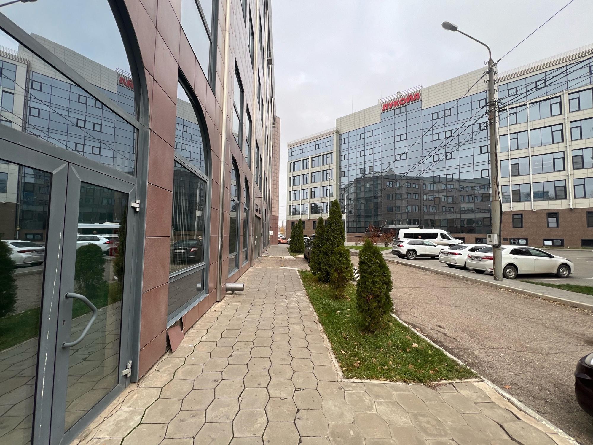 Сдать офис, помещение под офис за 31 500 рублей на г. Астрахань, Кировский р-н, пр-т Губернатора Анатолия Гужвина, д.10