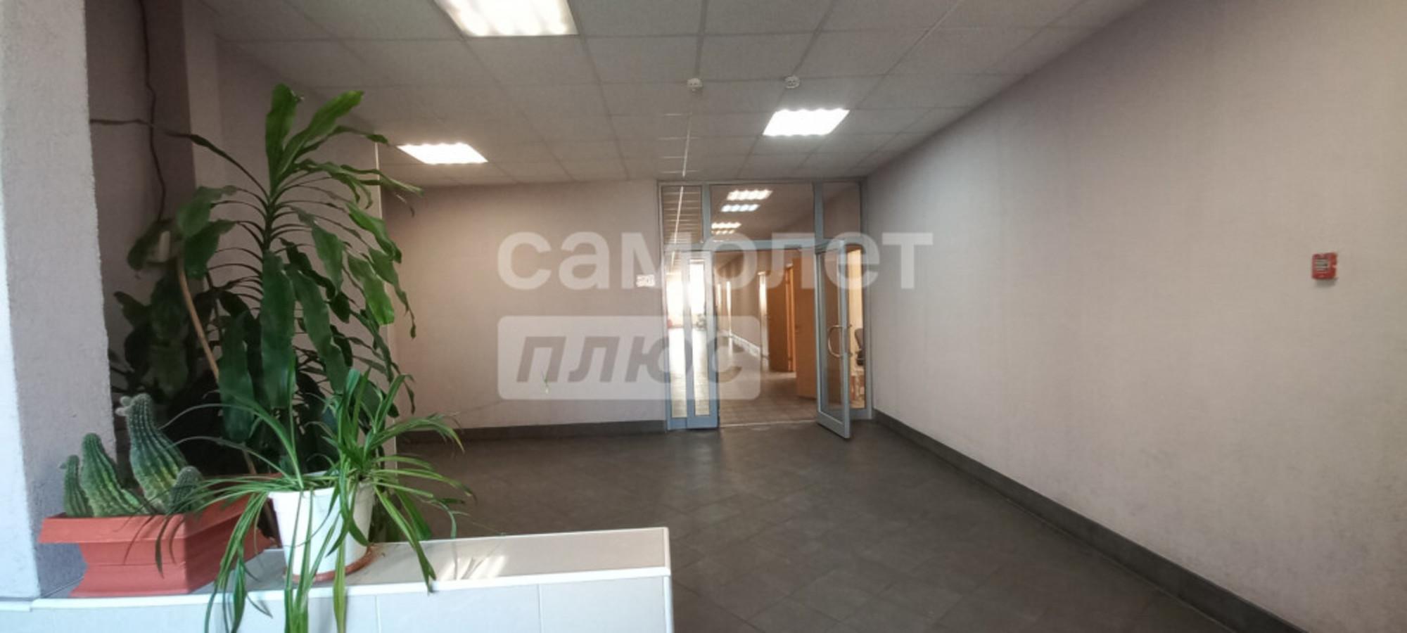 Купить офис, помещение под офис за 110 000 000 рублей на Декабристов, 92