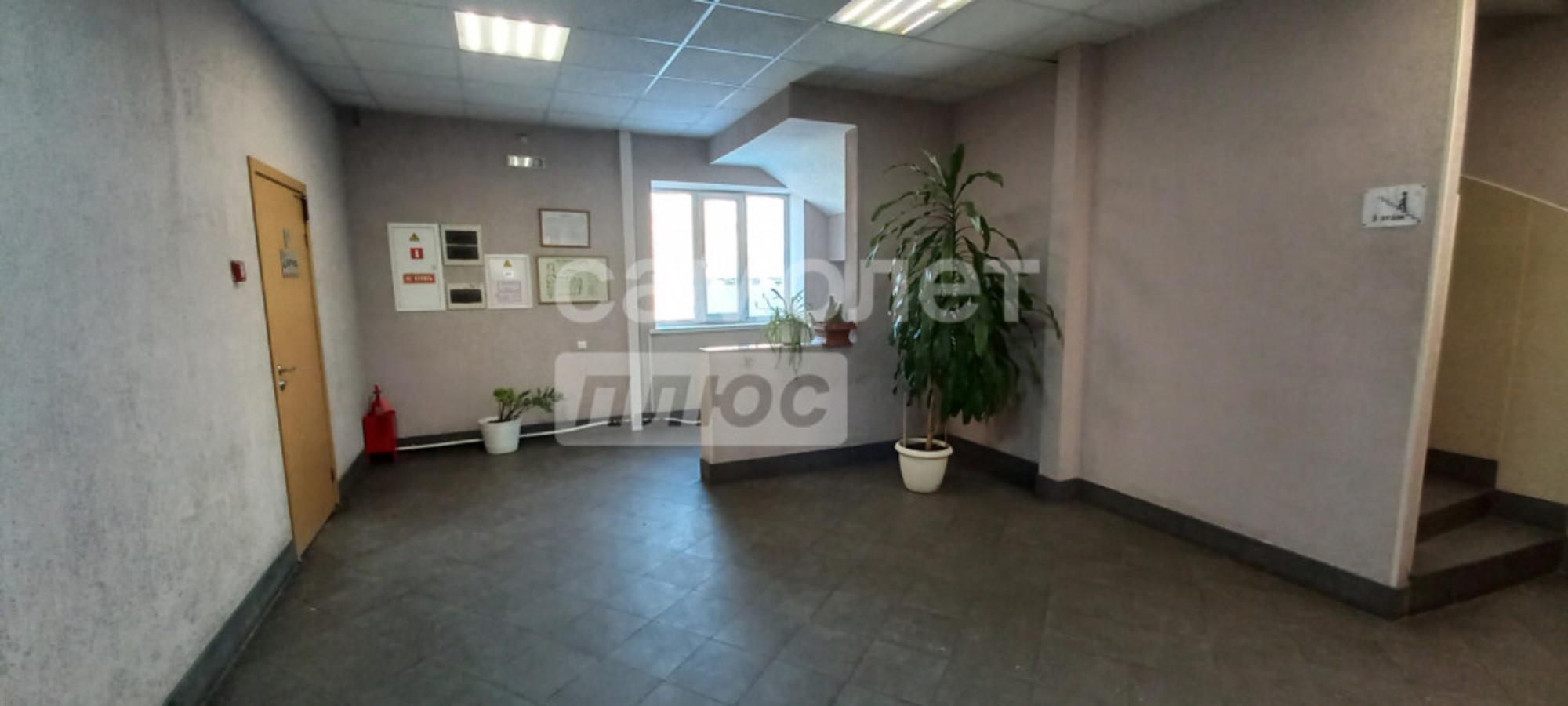 Купить офис, помещение под офис за 110 000 000 рублей на Декабристов, 92