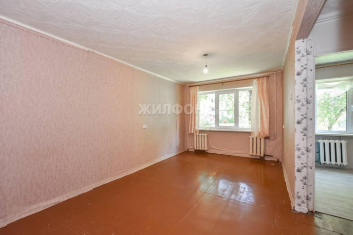 1-комн квартира Объединения, 82