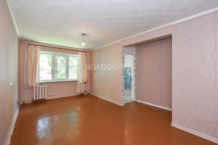 1-комн квартира Объединения, 82