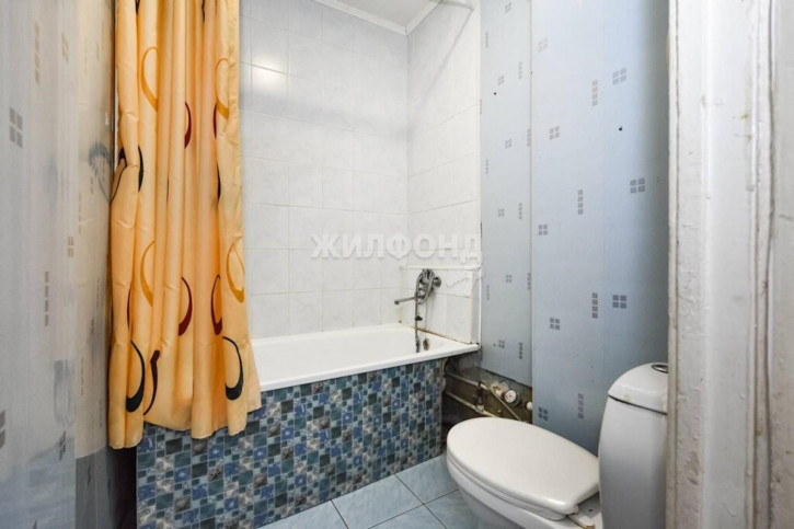 1-комн квартира Объединения, 82