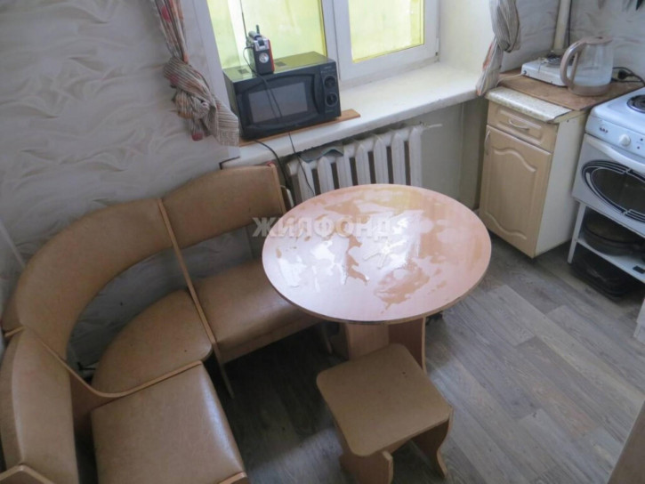 3-комн квартира проспект Революции, 82