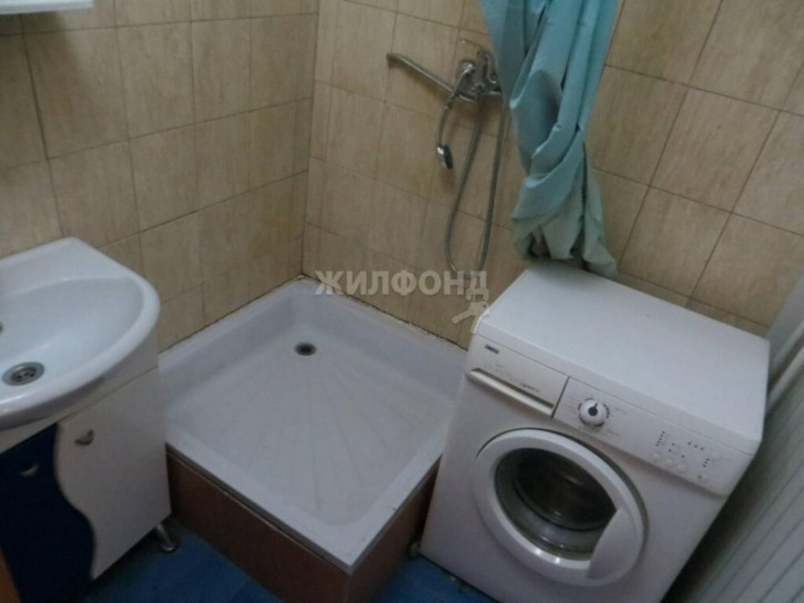 3-комн квартира проспект Революции, 82