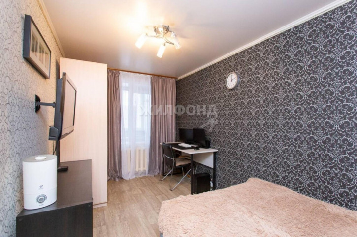 4-комн квартира микрорайон Северный, 20