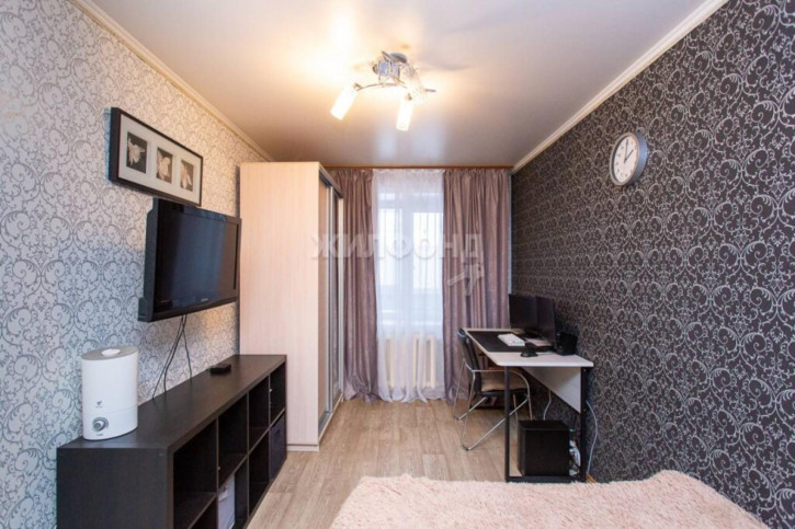 4-комн квартира микрорайон Северный, 20