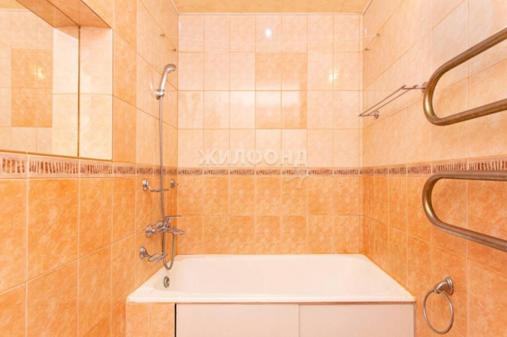 4-комн квартира микрорайон Северный, 20