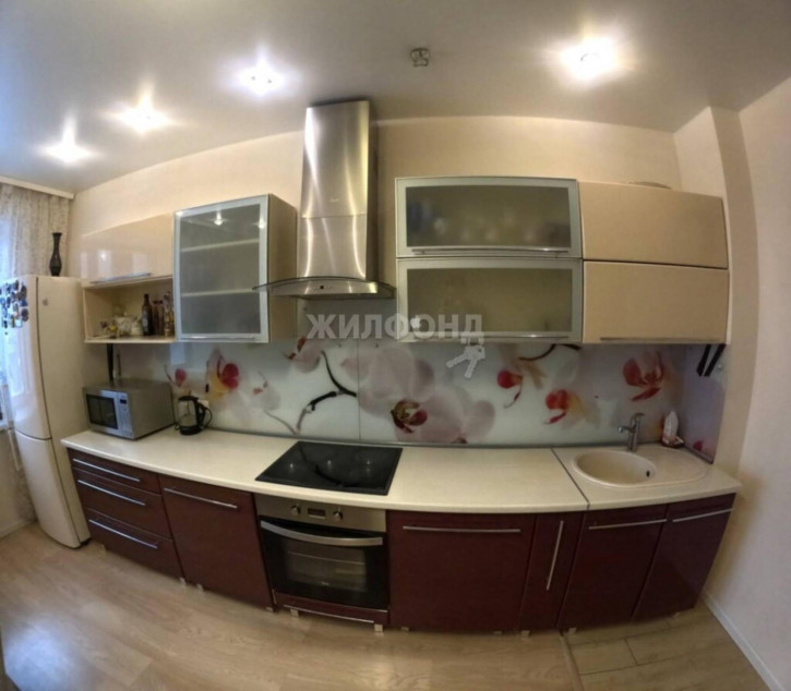 4-комн квартира Красный проспект, 169/2