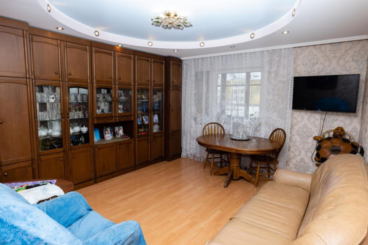 3-комн квартира 4-й микрорайон, 94