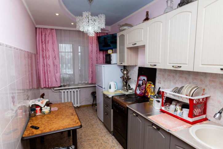 3-комн квартира 4-й микрорайон, 94