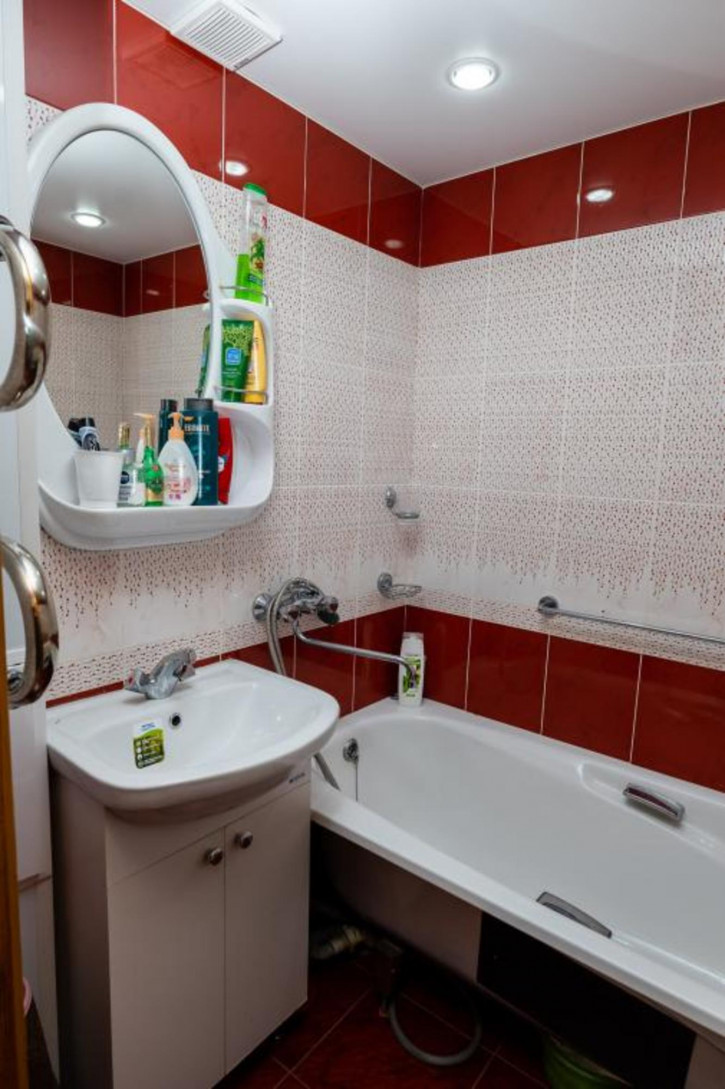 3-комн квартира 4-й микрорайон, 94