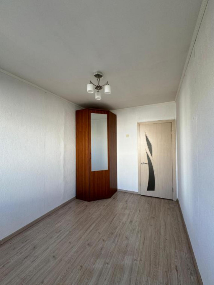 3-комн квартира Стадухина, 63