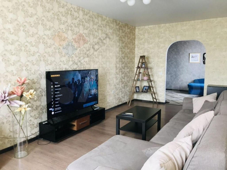 4-комн квартира Иркутско-Пинской Дивизии ул, 3/3