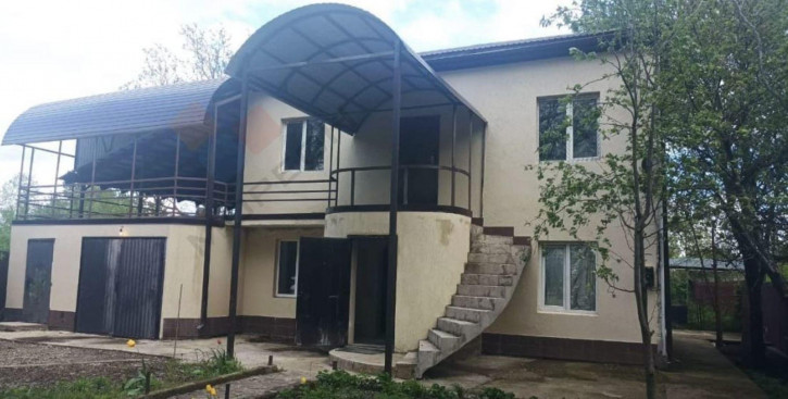 Коттедж/дом Зелёная ул, 140 Коттедж/дом Зелёная ул, 140