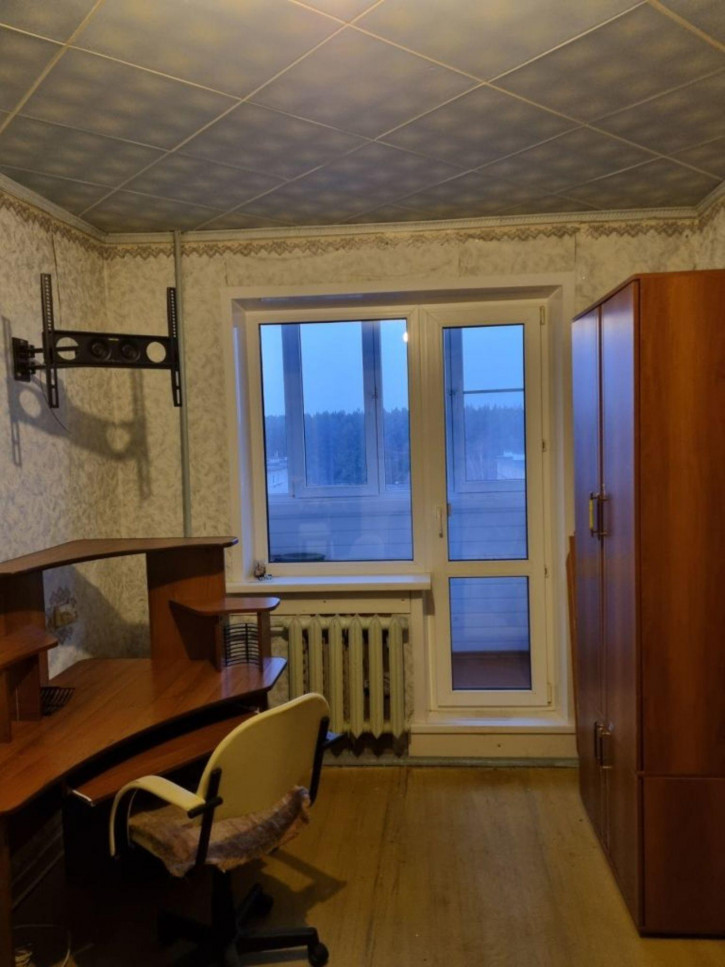 3-комн квартира 60 лет Октября мкр, 3