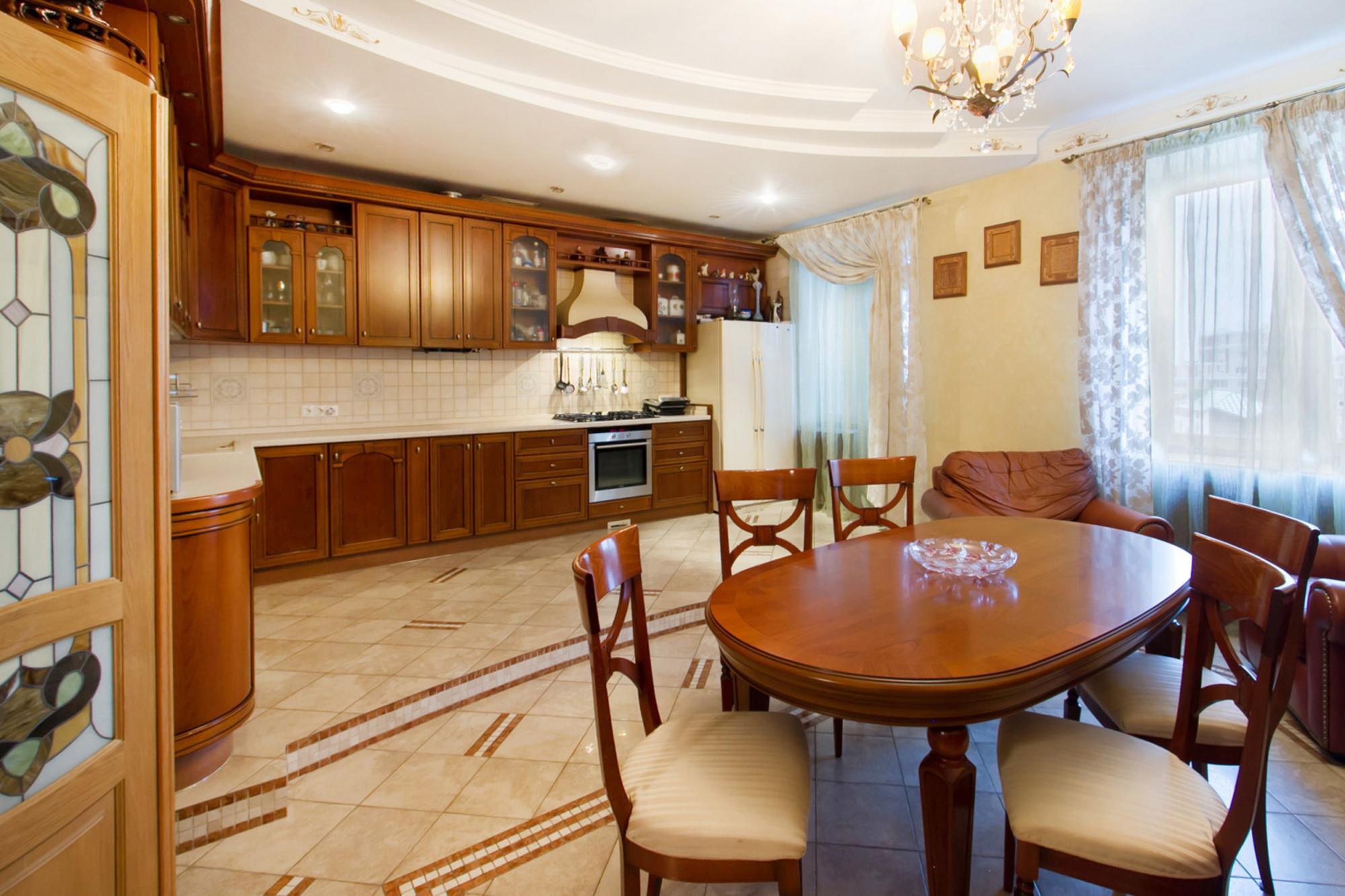 Купить квартиру за 35 000 000 рублей на 20-летия ВЛКСМ ул., 49