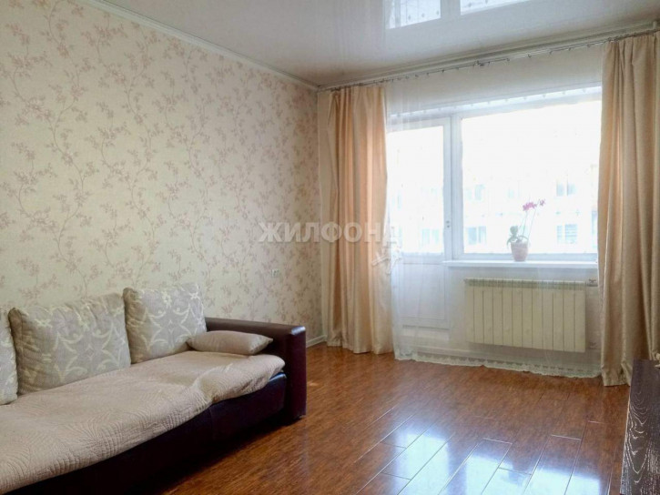 4-комн квартира Калинина улица, д.8 4-комн квартира Калинина улица, д.8